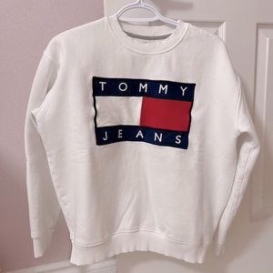 [TOMMY JEANS] WHITE LOGO CREWNECK SWEATSHIRT
